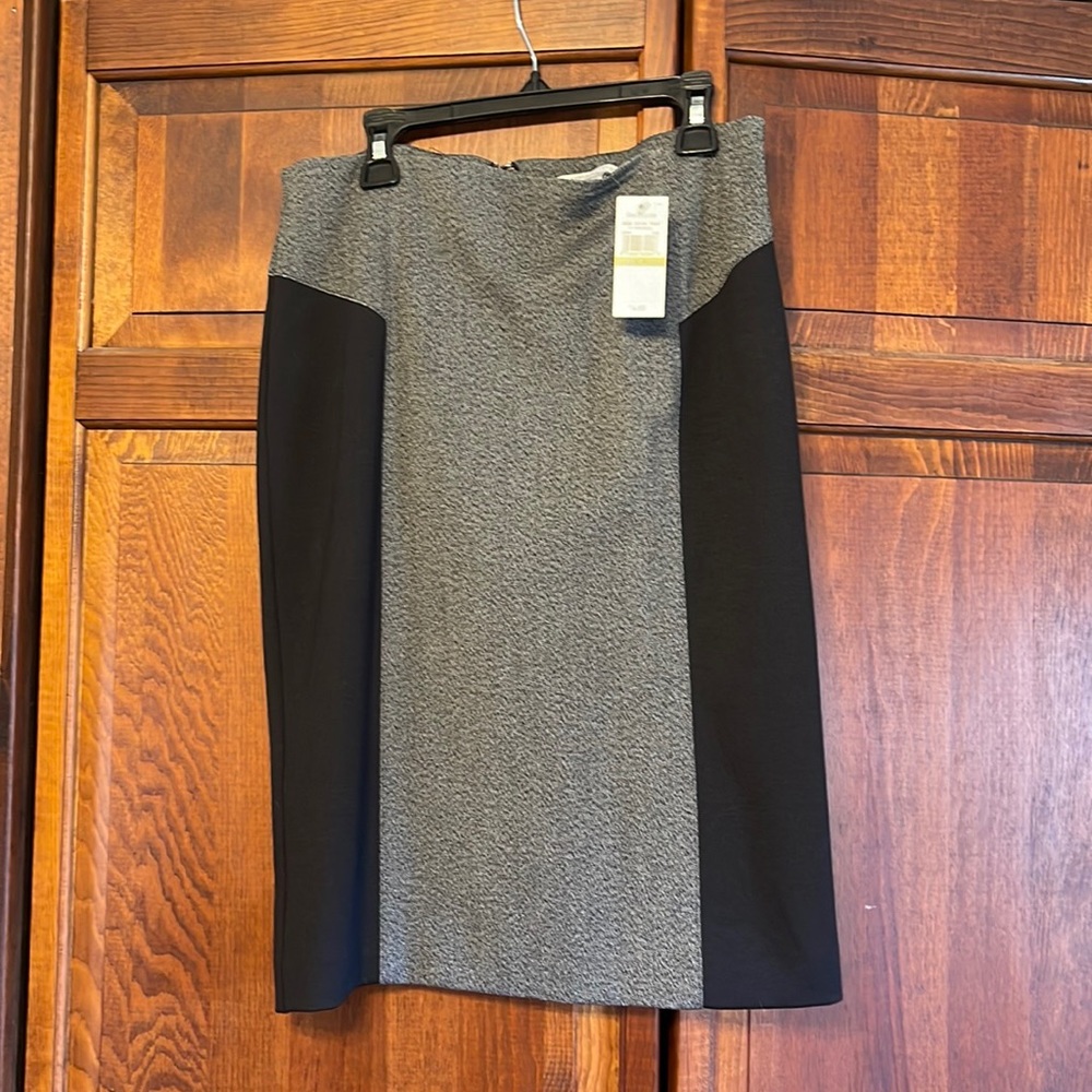 Van Heusen pencil skirt size 4.